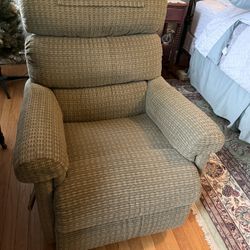 Pinnacle Lazy boy  Swivel /Rocker Recliner 