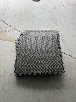 5 gym floor pieces 