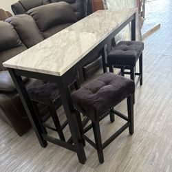 Entrance Table WTH Stools 