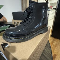 Girls Dr. Martens Size 5 Black