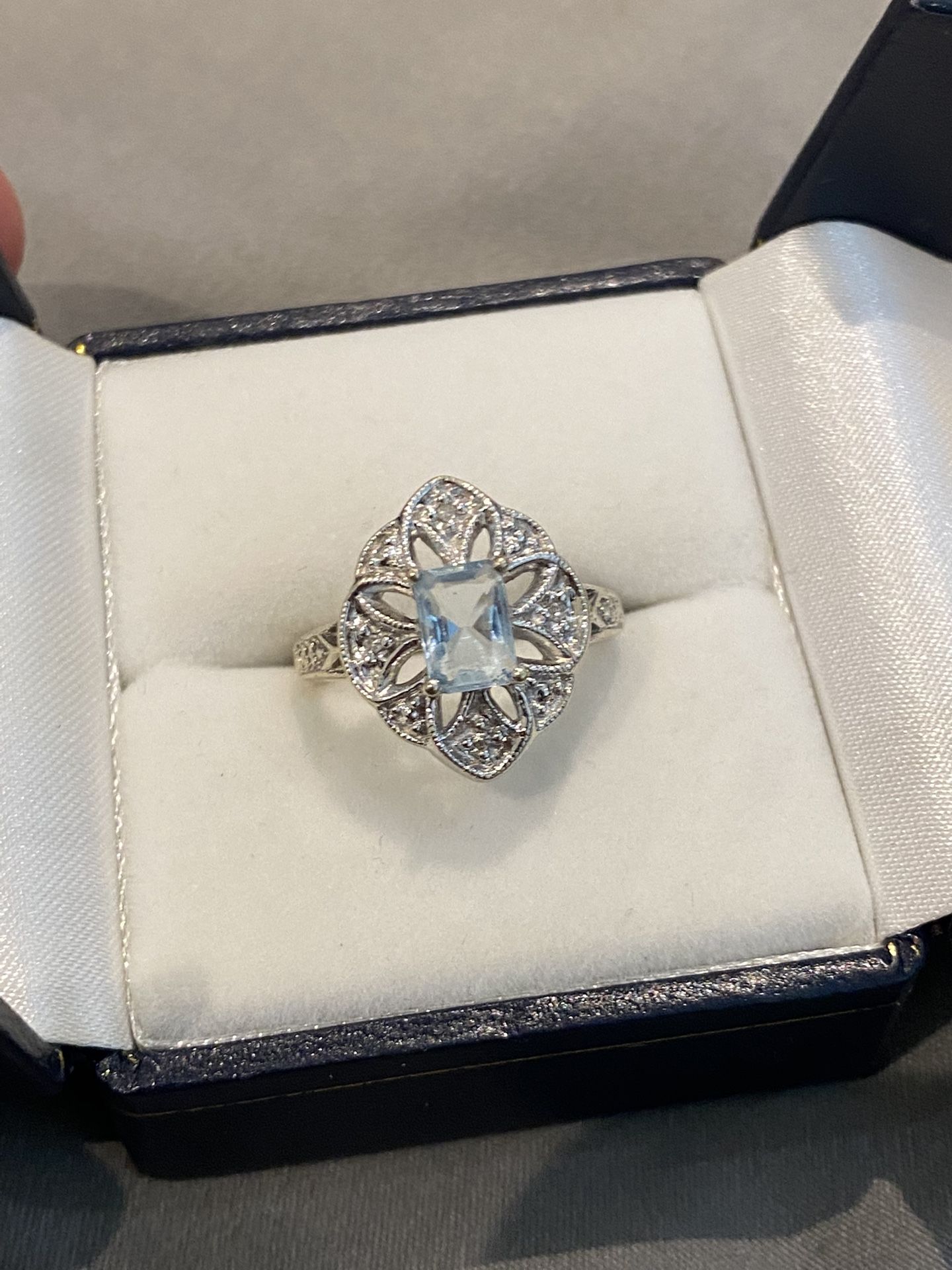 10K AQUAMARINE DIAMOND RING  