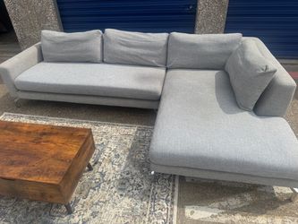 Modern Light Gray Sectional Sofa with Chaise