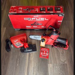 Milwaukee 2527-21 M12 FUEL HATCHET 6 in Pruning Saw Brushless kit