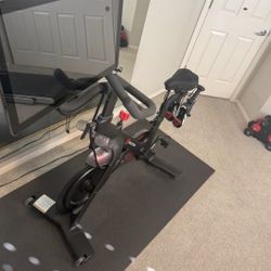 Peloton Bike Package – Excellent Condition