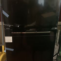 Magic Chef Top Freezer Refrigerator