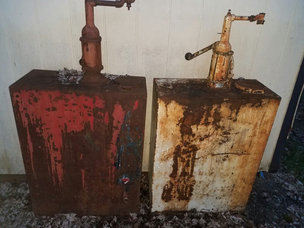 Old oil distribution tanks