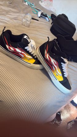 van flames shoes size 9