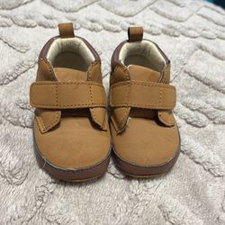 Baby Shoes 3-6 Carters