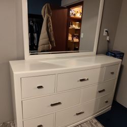 Dresser 