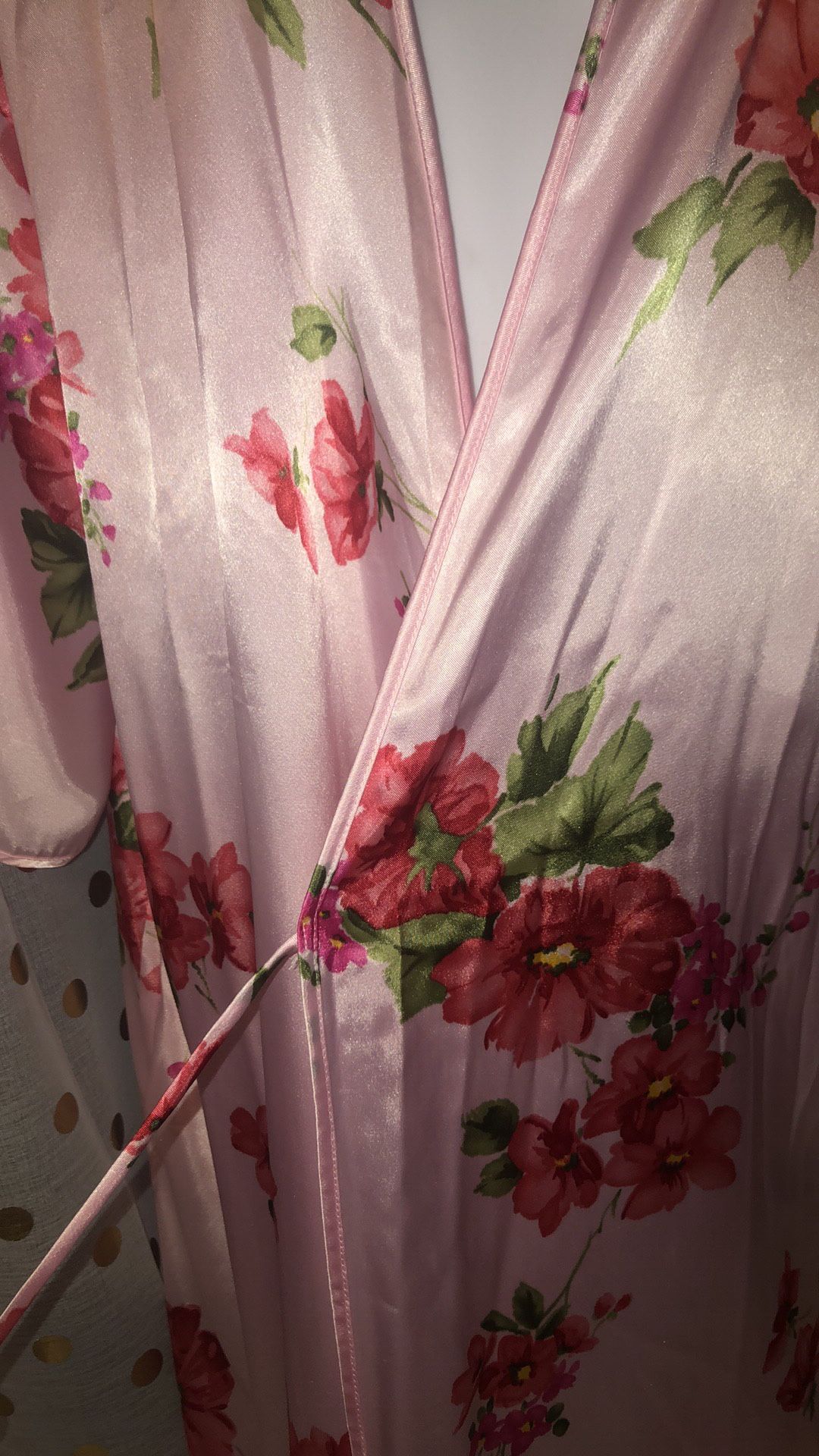 LAI design size large silky pink knee length robe. The belt is missing