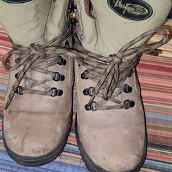 Vasque Skywalk Hiking Boots