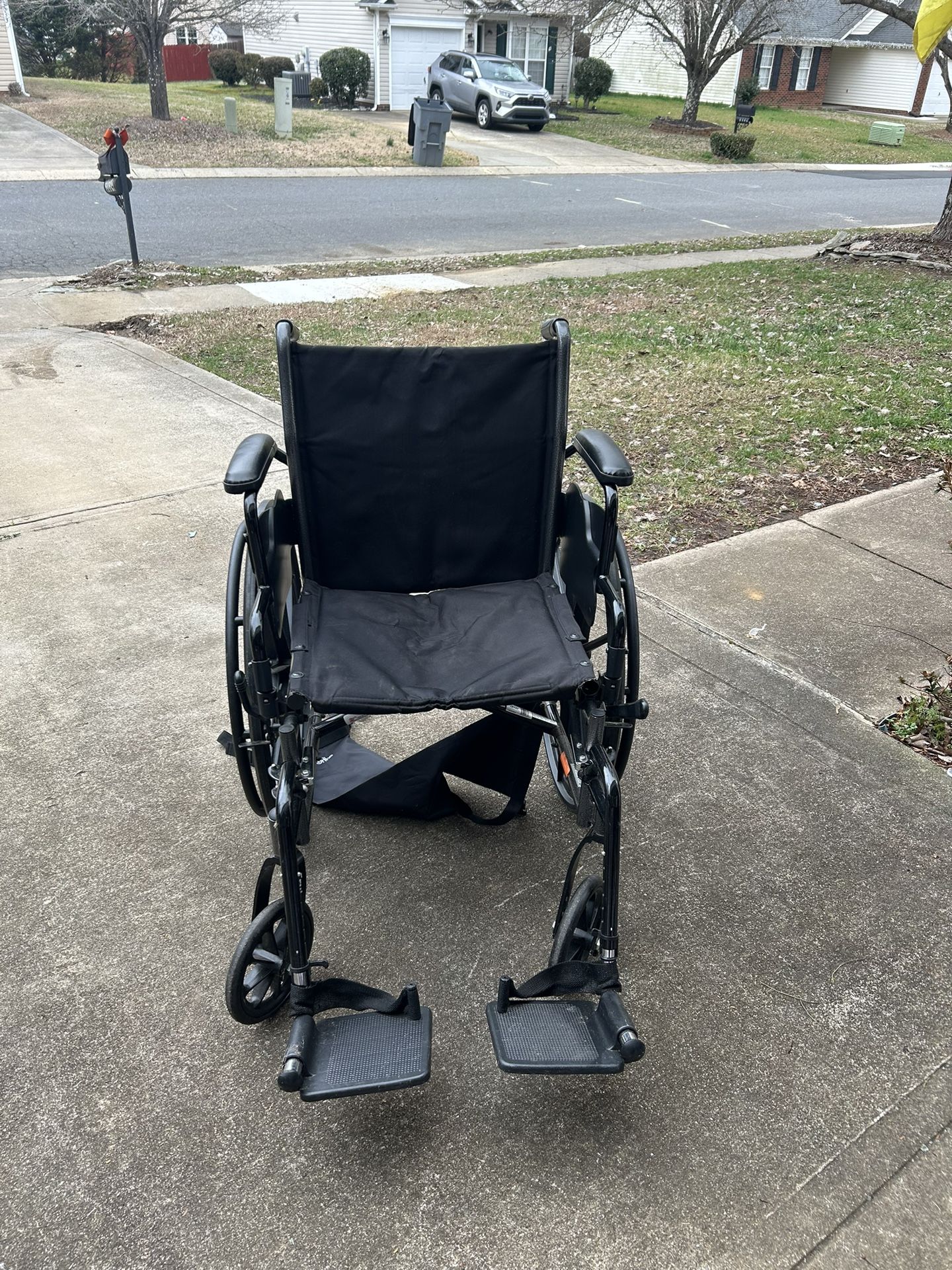 Drive wheelchair for elderly