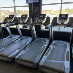 Commercial PRECOR Treadmills – Refurbished – Gym Quality (Apple Valley)