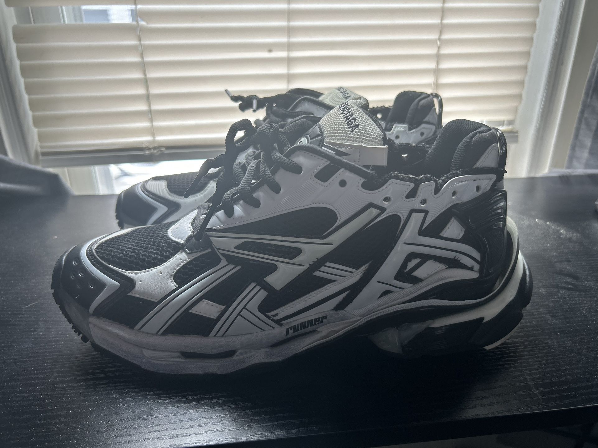 Balenciaga Runner Size 45