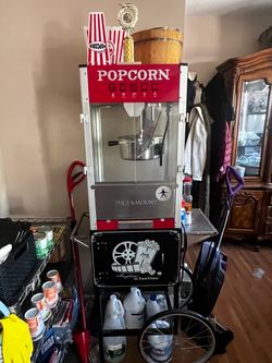 Rolling popcorn maker