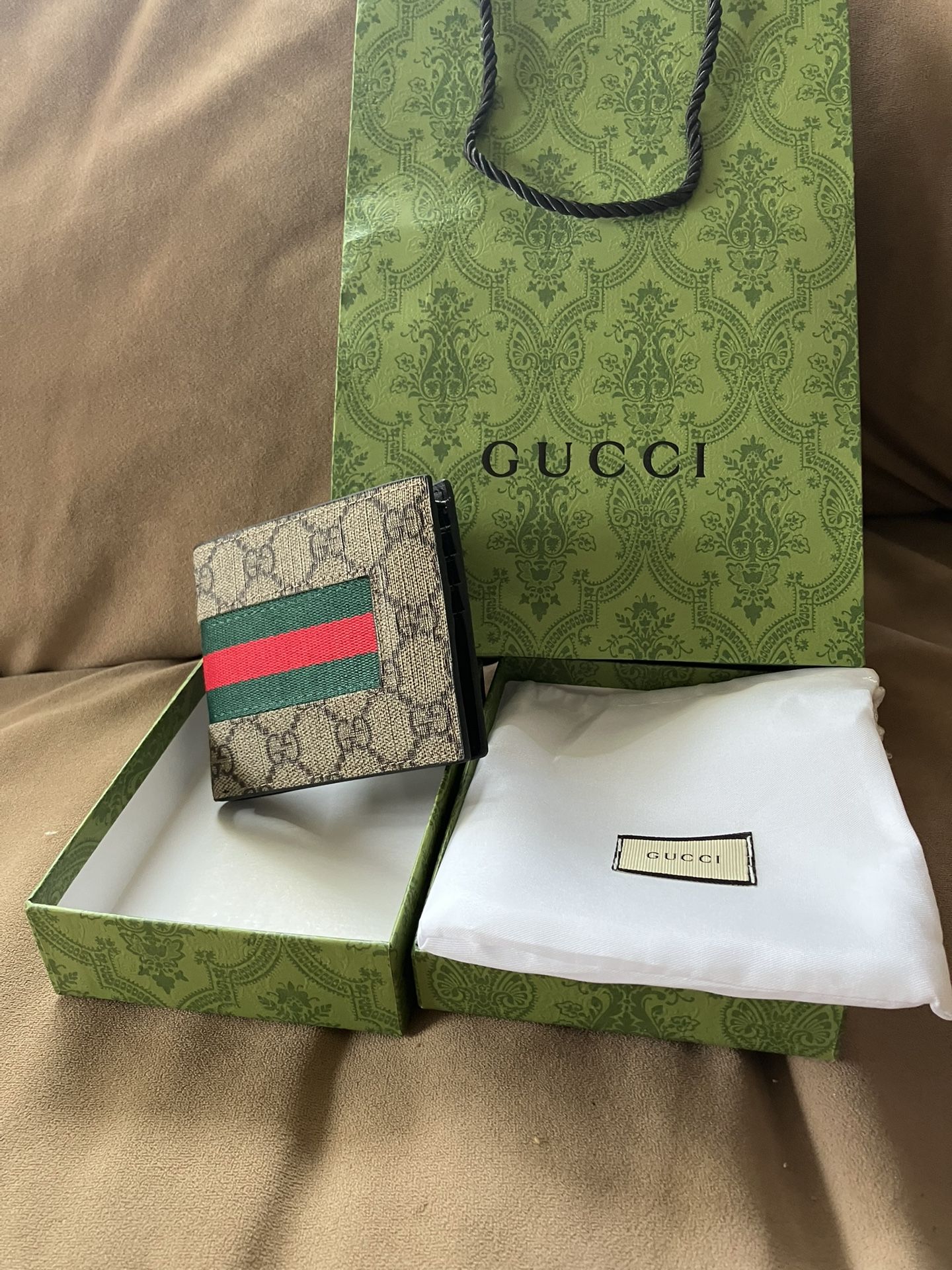 Gucci Web Supreme GG Bi-Fold Wallet Shoot offers please!!