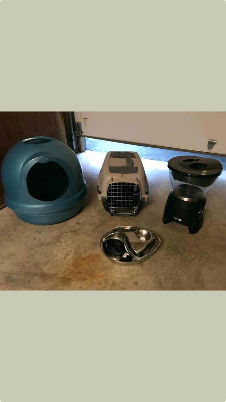 All 3 for $25! Litter box, food dispenser and water fountain dispenser all in good condition!