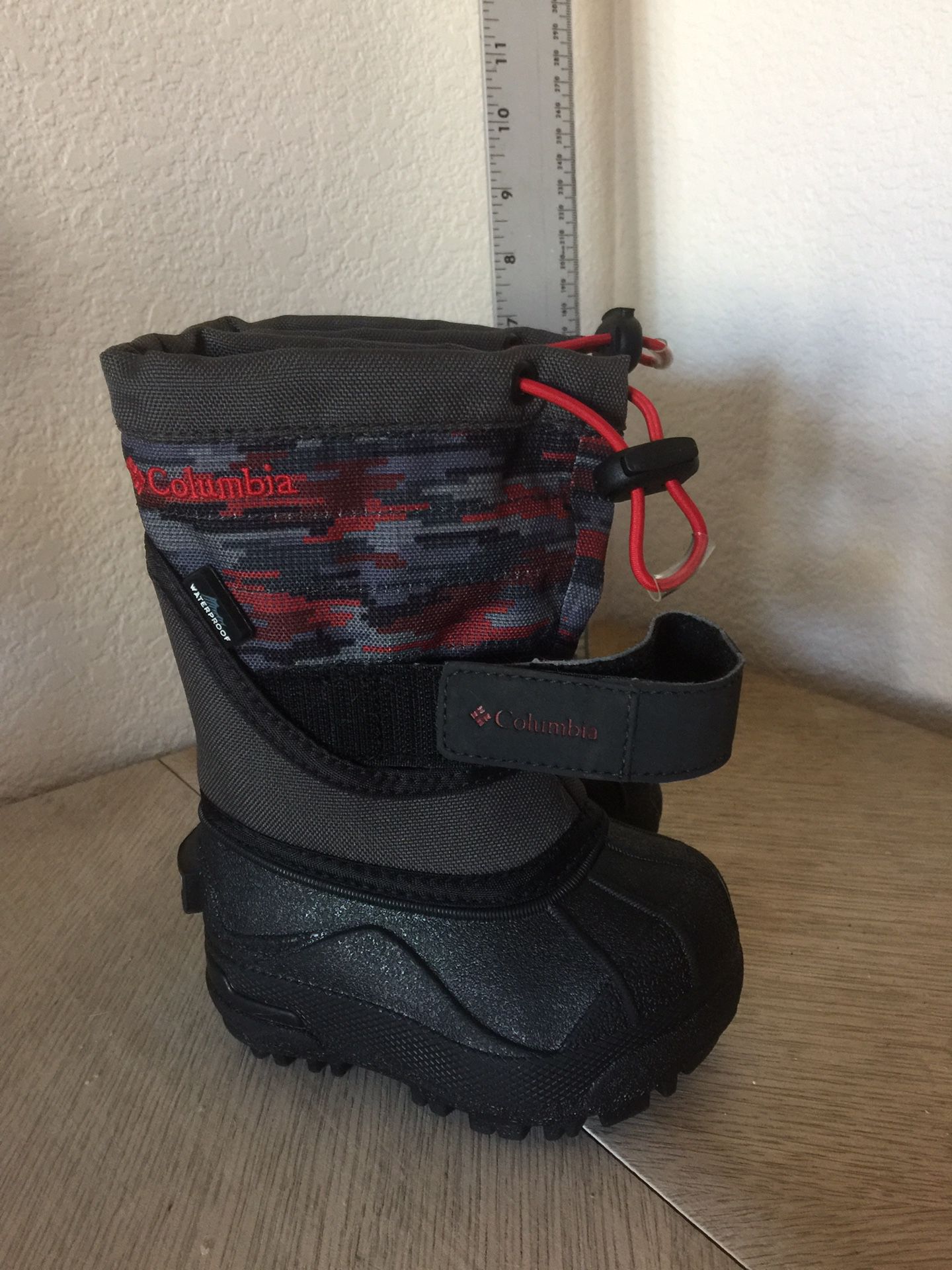 NEW TODDLER SIZE 4 Columbia winter boots