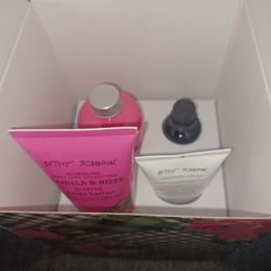 Betsey Johnson Body Wash Set