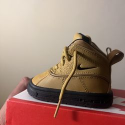 Nike Woodside 2 High TD Size 3c Brand New 
