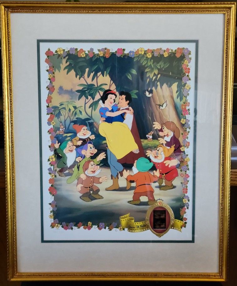 Picture Of Snow White & 7 Drawfs