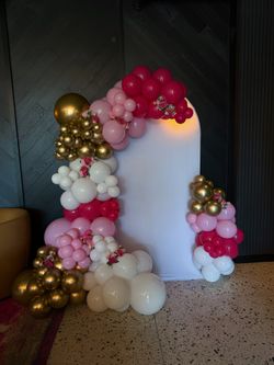 Backdrop & Garland 