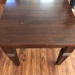 2 Mesas De Madera Pequeñas