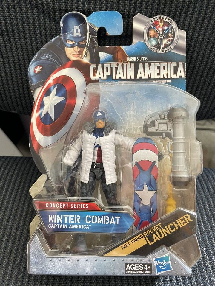 CAPTIAN AMERICA - HASBRO FIGURINE