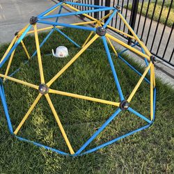 Climbing dome for kids aged 3–8