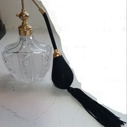 VINTAGE VICTORIA SECRET PERFUME ATOMIZER, 6 3/4"H  x 3 1/2"W,  SIMILARS SOLD FOR $30-$58!