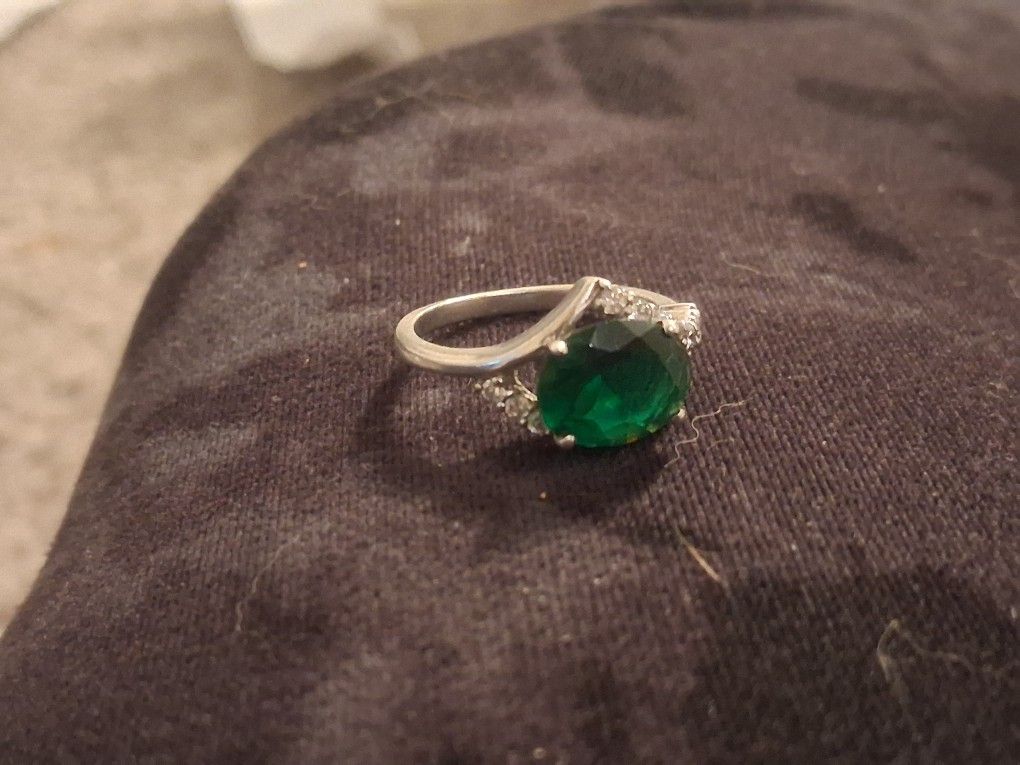 Green Emerald Diamond 14k Ring Size 7