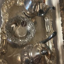 Tea set silver plates dimensions of tray 19”x14” like new