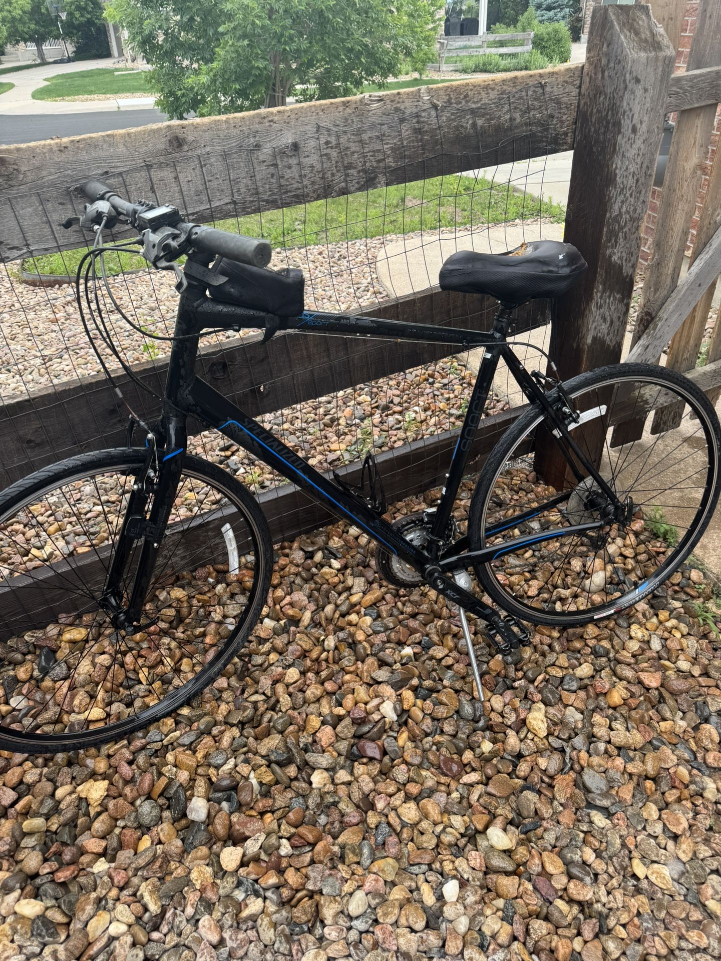 Blue Specialized Sirrus Bicycle