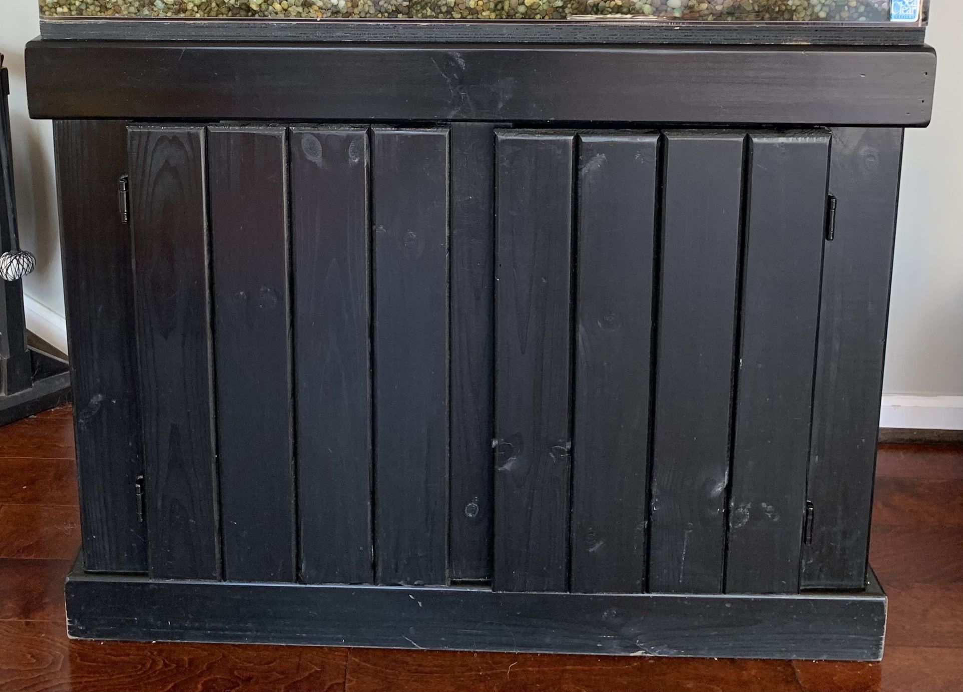 Like NEW Wood Fish Tank Stand (36”Wx28”Hx18”D)