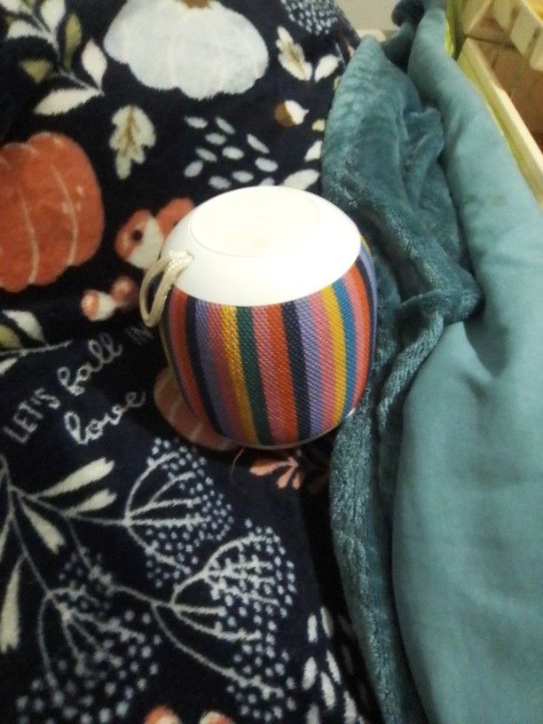 Used Blue Tooth Speaker 