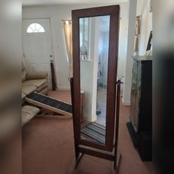 Tilted Mirrored Jewelry Stand - Good - Chesapeake, VA
