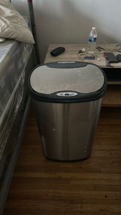 Garbage cans battery operated(3)