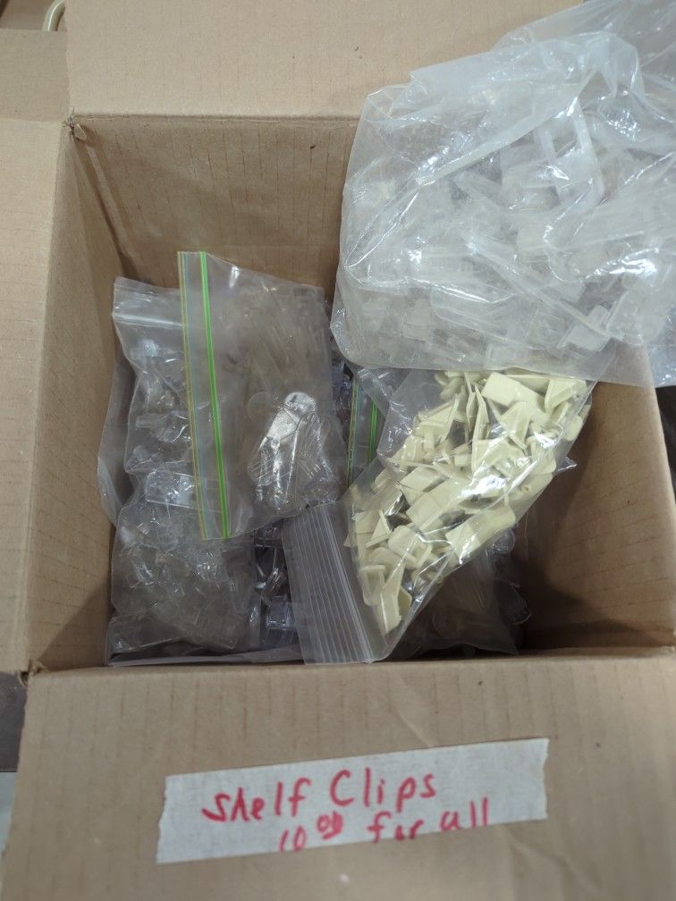 Assorted Cabinet Shelf Clips