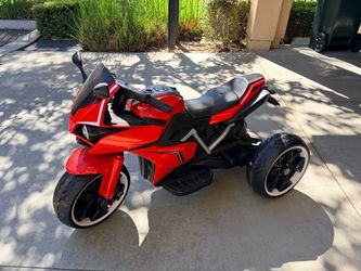 Kids Electric 3-Wheel Motorcycle / Ride-On Toy - Great Condition!