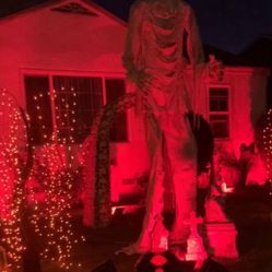 Lowe’s Halloween haunted living 12 FT Mummy