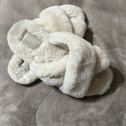 Uggs Slippers 