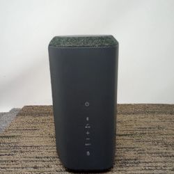 Sony SRSXE300/B Wireless Portable Speaker System BLACK New No Box
