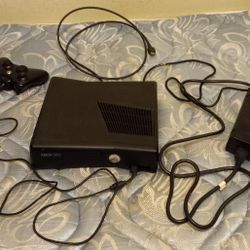 Xbox 360 And 24-in TV