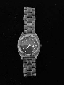 Nixon watch