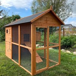 NEW FarmHouse Coop. Only 4 left.    Urban northern Dot Cop Chicken Coop