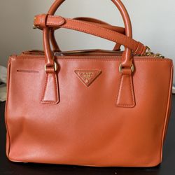 PRADA Saffiano Medium Galleria Double Zip Tote