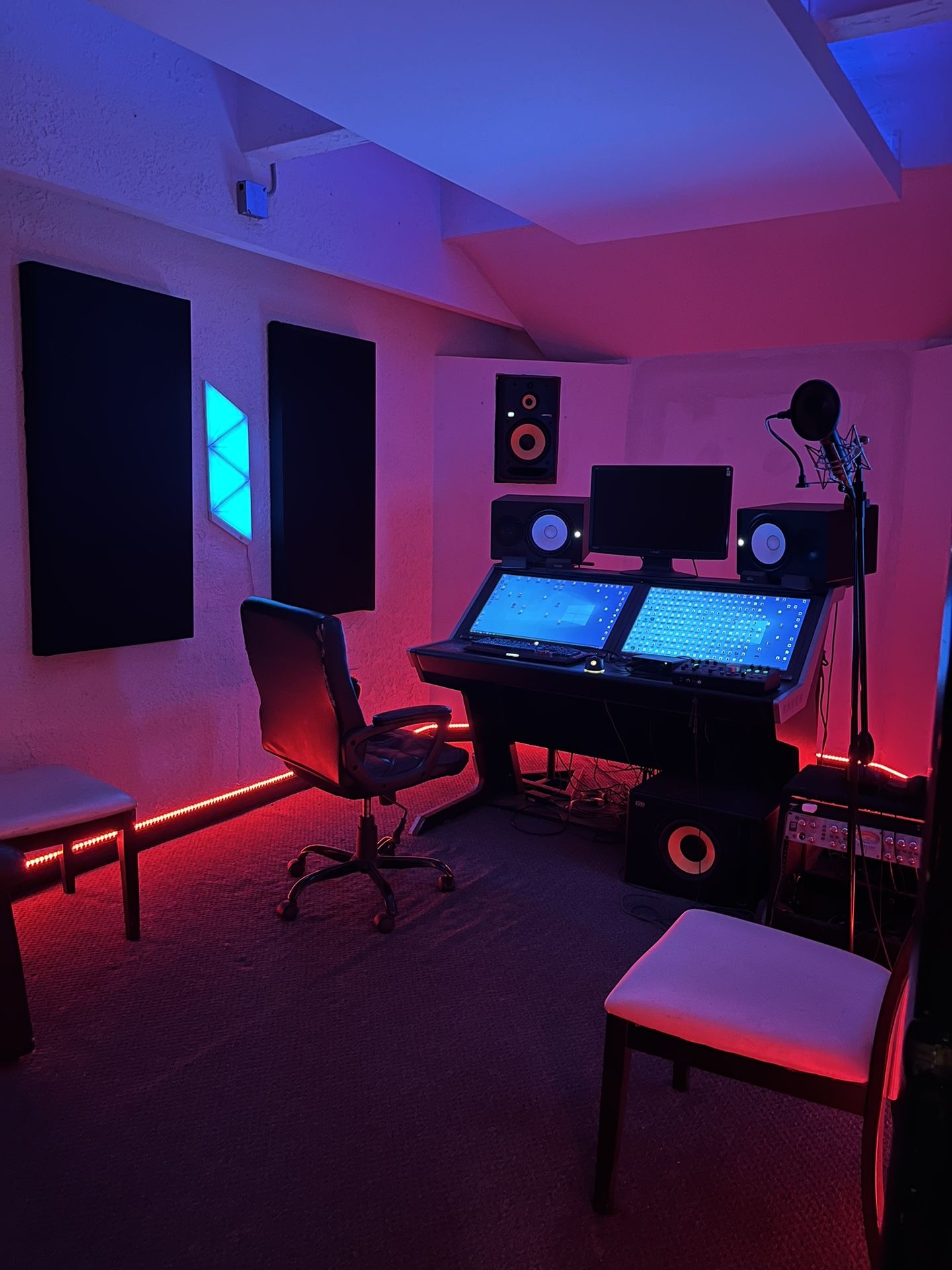 RECORDING STUDIO