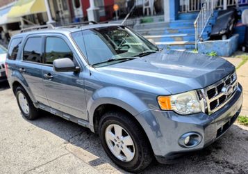 2012 Ford escape xlt runs great 80k low miles $3500