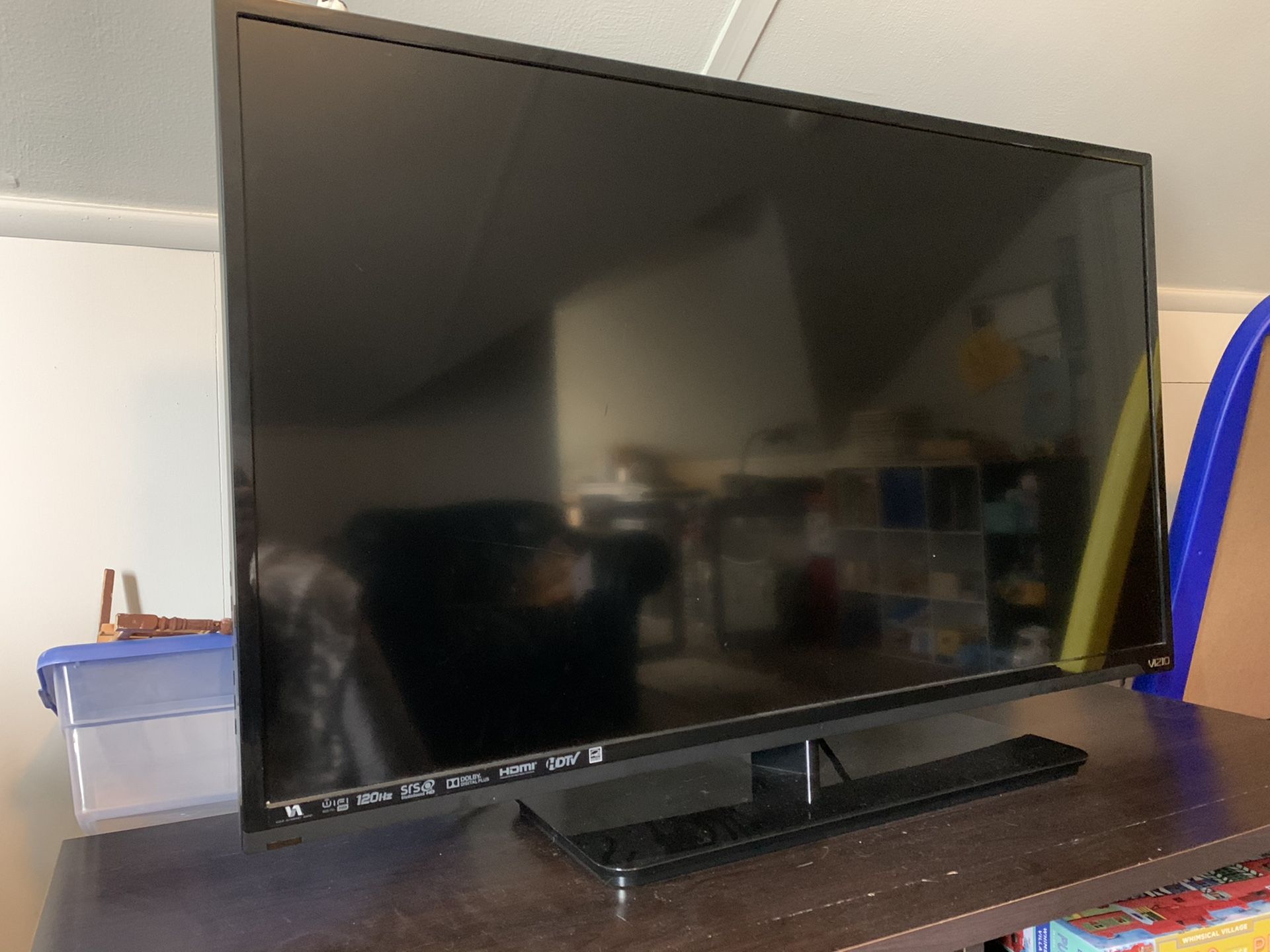 40” Vizio Smart TV....PENDING