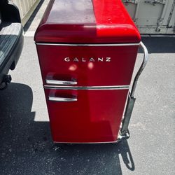 Galanz mini fridge